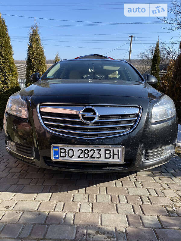 Универсал Opel Insignia 2012 в Бучаче