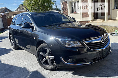 Універсал Opel Insignia 2015 в Чернівцях