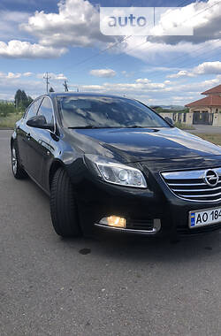 Седан Opel Insignia 2012 в Тячеві