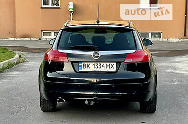 Универсал Opel Insignia 2009 в 