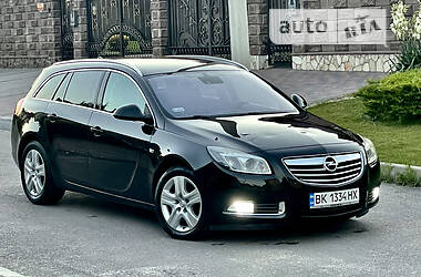 Универсал Opel Insignia 2009 в 