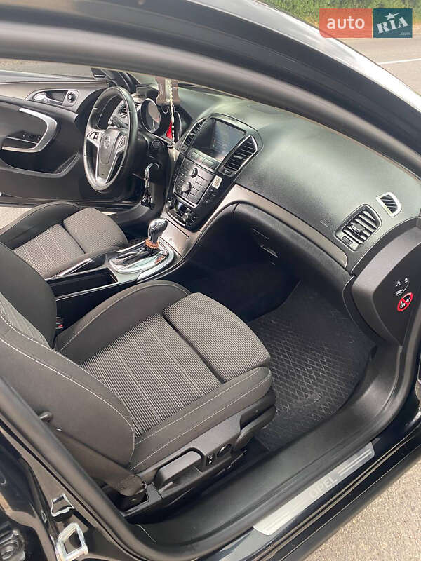 Седан Opel Insignia 2011 в Львові