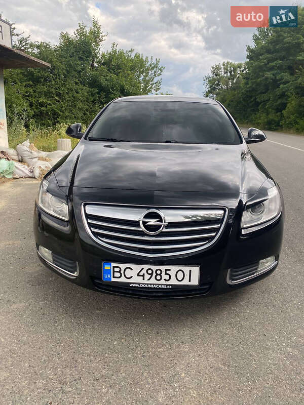 Седан Opel Insignia 2011 в Львові