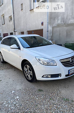 Універсал Opel Insignia 2013 в Ужгороді