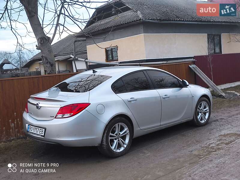 Седан Opel Insignia 2013 в Тернополі