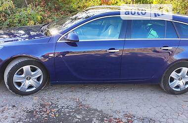 Универсал Opel Insignia 2010 в 