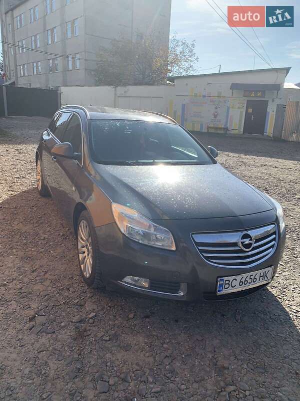 Універсал Opel Insignia 2010 в Львові
