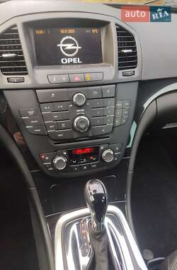 Универсал Opel Insignia 2013 в 