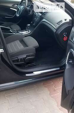 Универсал Opel Insignia 2011 в 