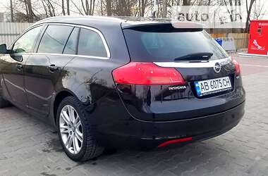 Универсал Opel Insignia 2011 в 