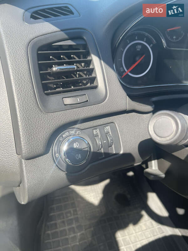 Универсал Opel Insignia 2014 в Хмельницком