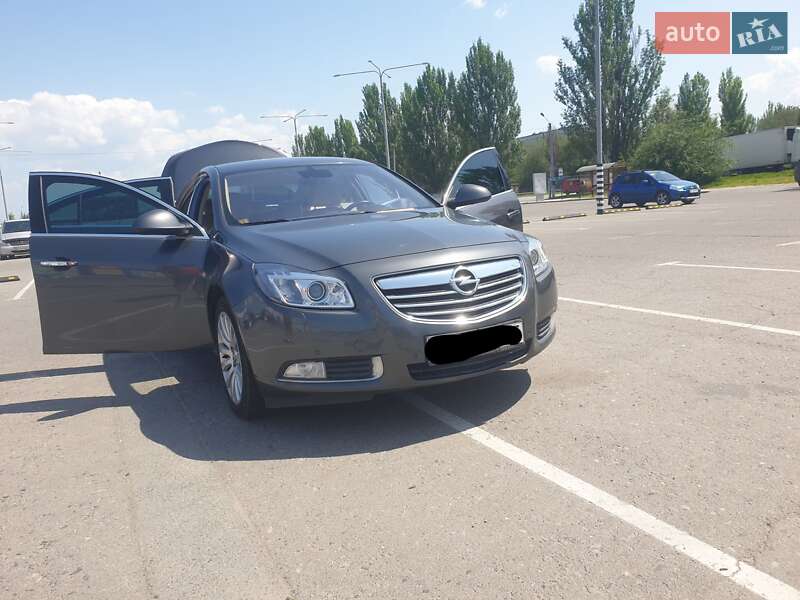 Седан Opel Insignia 2011 в Дніпрі