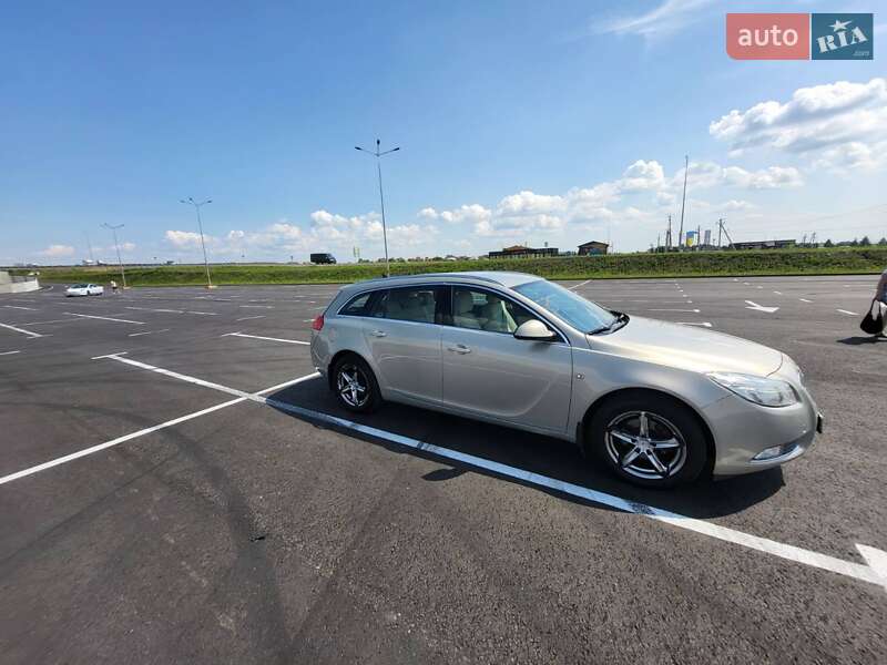 Універсал Opel Insignia 2010 в Львові