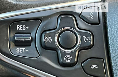 Седан Opel Insignia 2014 в 