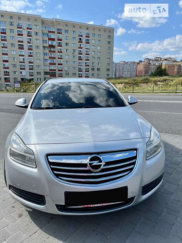 Універсал Opel Insignia 2010 в Хмельницькому