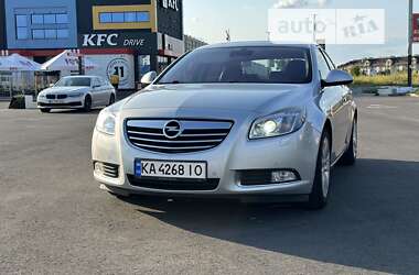Седан Opel Insignia 2010 в Києві
