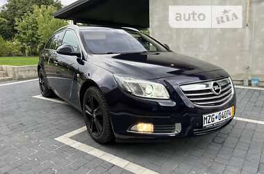 Универсал Opel Insignia 2012 в 