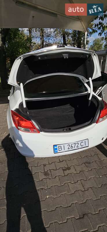 Седан Opel Insignia 2012 в Львове