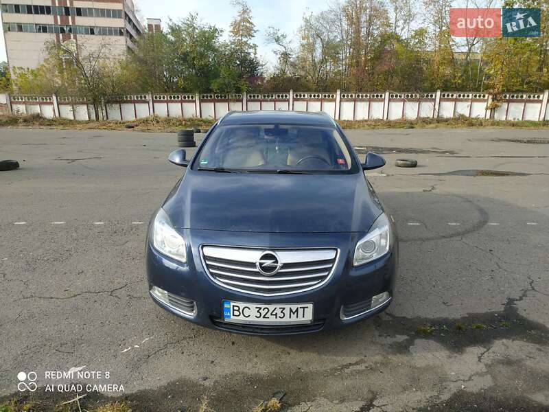 Универсал Opel Insignia 2010 в Бориславе