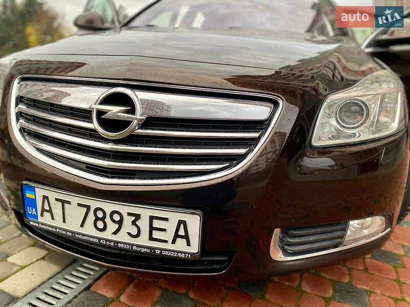 Ліфтбек Opel Insignia 2010 в Івано-Франківську
