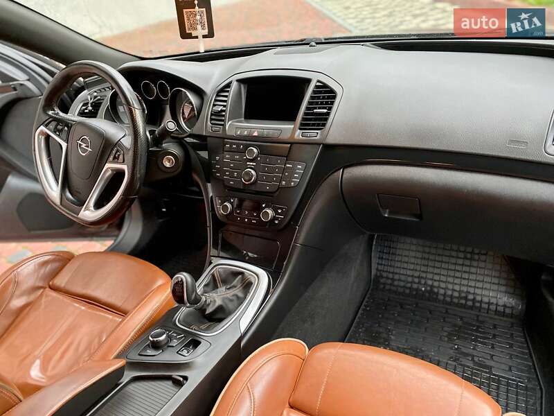 Ліфтбек Opel Insignia 2010 в Івано-Франківську