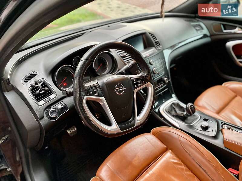 Ліфтбек Opel Insignia 2010 в Івано-Франківську