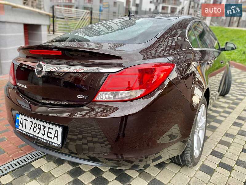 Ліфтбек Opel Insignia 2010 в Івано-Франківську