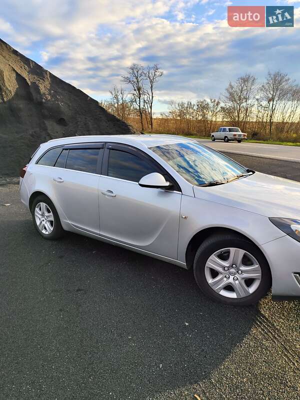 Универсал Opel Insignia 2014 в Смеле