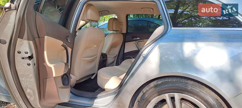 Універсал Opel Insignia 2010 в Кривому Розі
