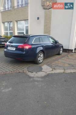 Универсал Opel Insignia 2010 в Бориславе