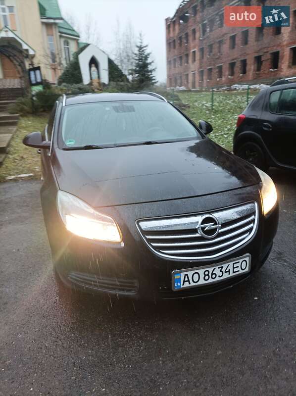 Универсал Opel Insignia 2010 в Берегово