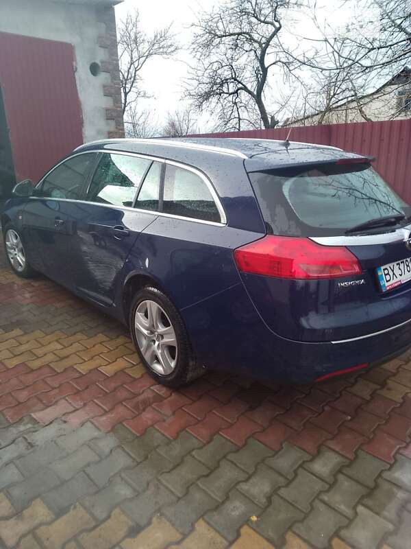 Универсал Opel Insignia 2013 в Староконстантинове