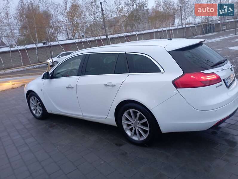 Универсал Opel Insignia 2011 в Виноградове