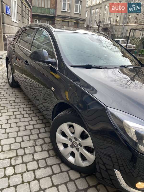 Універсал Opel Insignia 2015 в Івано-Франківську