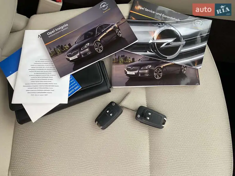 Універсал Opel Insignia 2010 в Кам'янському документ
