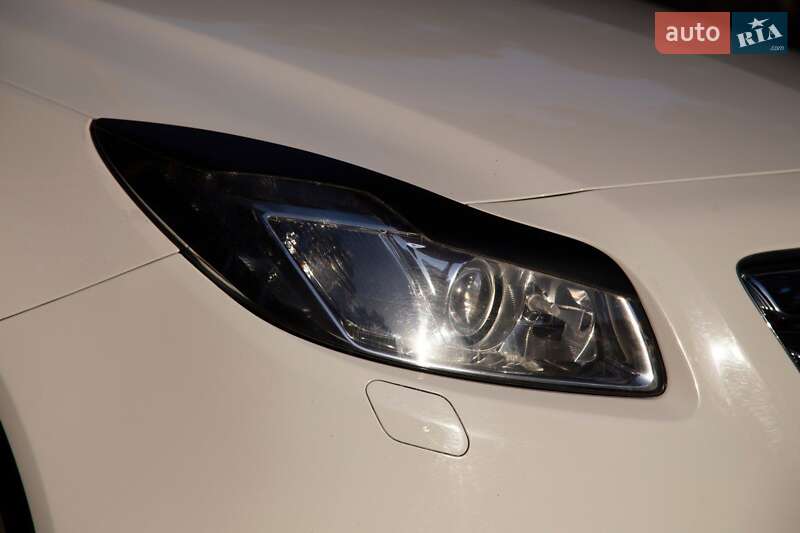 Універсал Opel Insignia 2010 в Охтирці