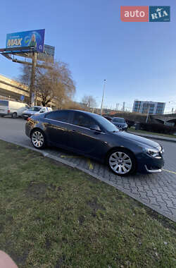 Седан Opel Insignia 2013 в Ивано-Франковске