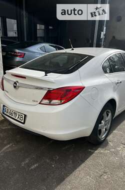 Лифтбек Opel Insignia 2010 в Киеве