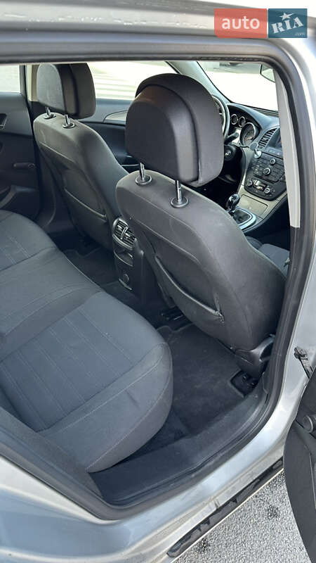 Універсал Opel Insignia 2009 в Дніпрі