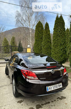 Лифтбек Opel Insignia 2013 в Ужгороде