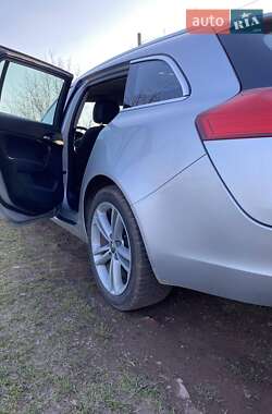 Универсал Opel Insignia 2012 в 