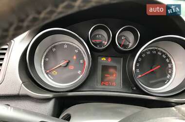 Универсал Opel Insignia 2012 в 