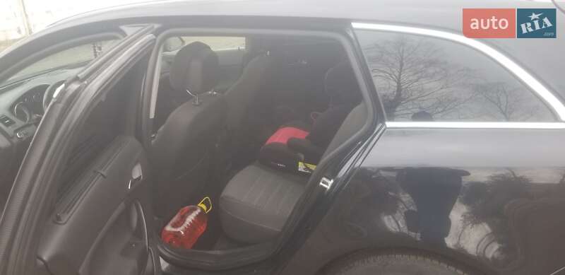 Универсал Opel Insignia 2011 в Новояворовске