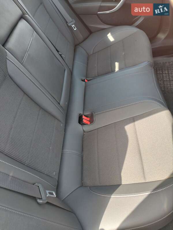 Ліфтбек Opel Insignia 2009 в Харкові