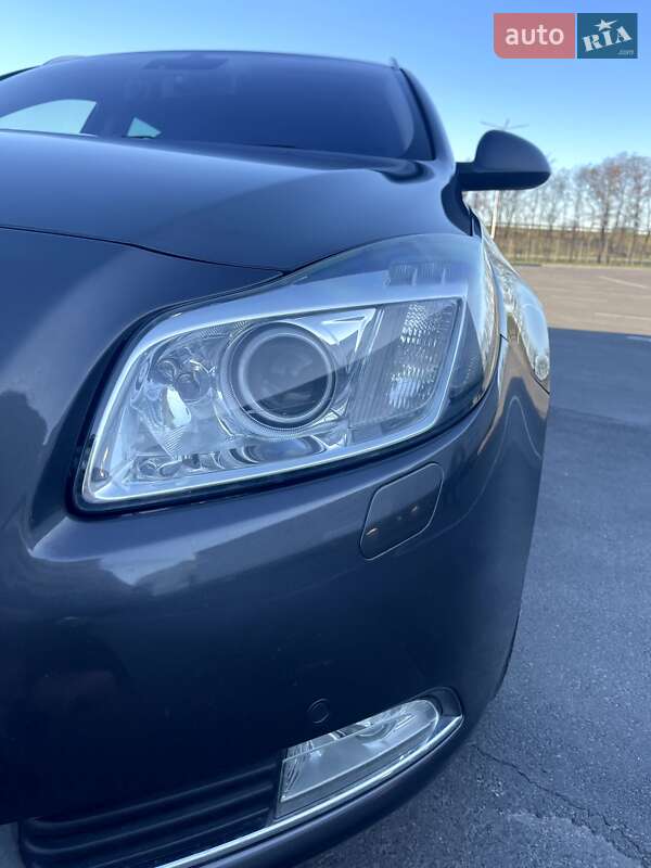 Універсал Opel Insignia 2010 в Дніпрі