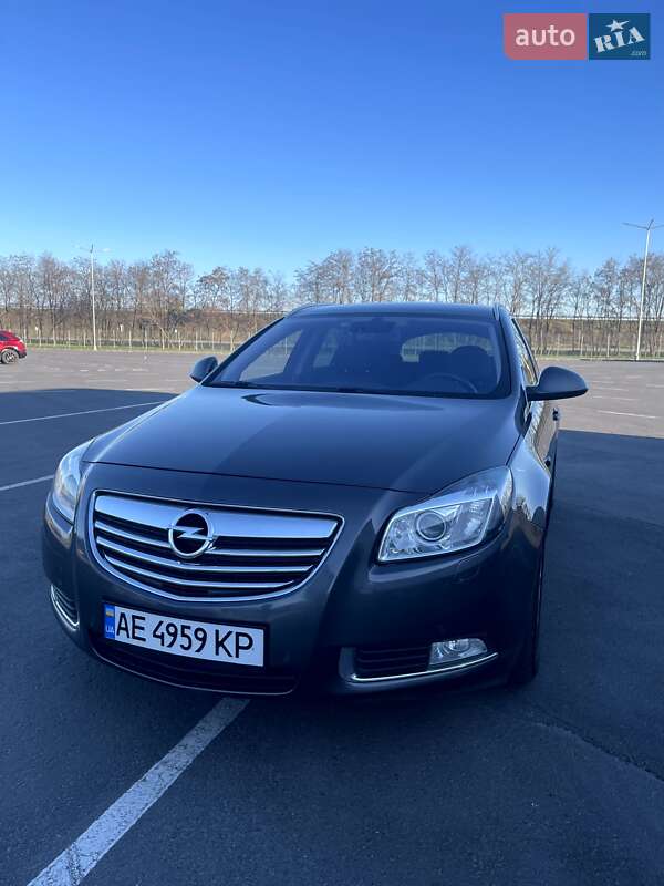 Універсал Opel Insignia 2010 в Дніпрі