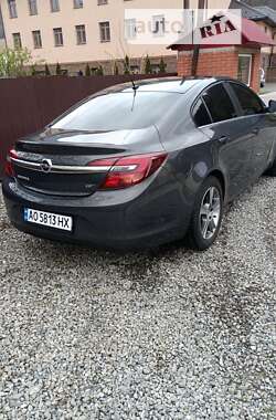 Седан Opel Insignia 2013 в Рахові