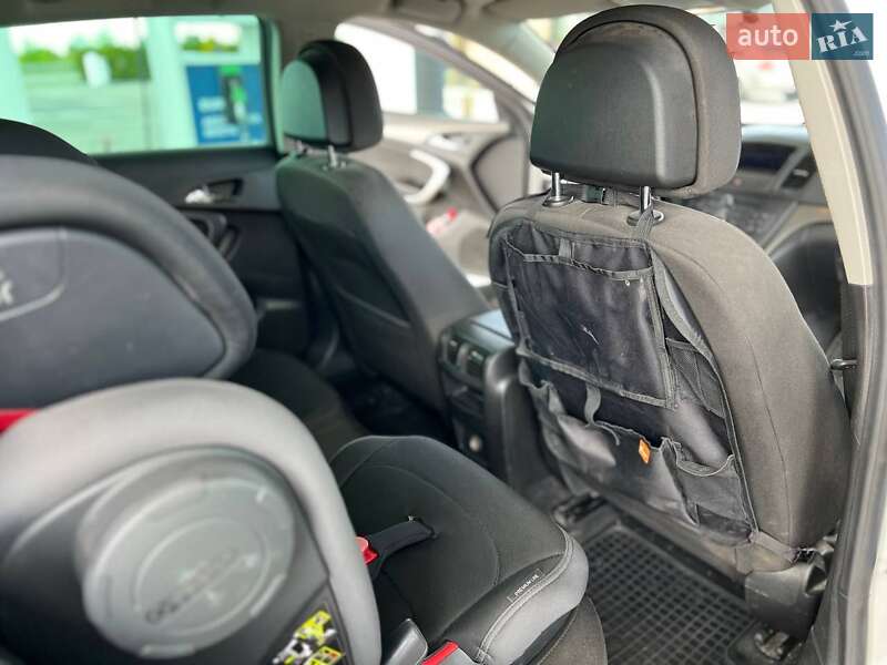 Універсал Opel Insignia 2011 в Дніпрі