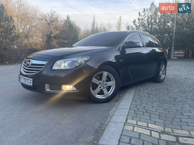 Універсал Opel Insignia 2011 в Херсоні