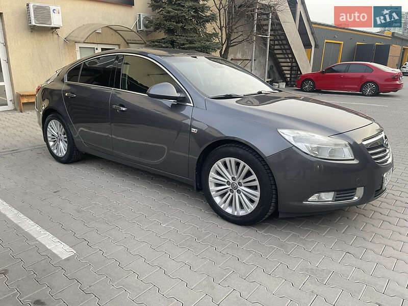 Седан Opel Insignia 2012 в Киеве